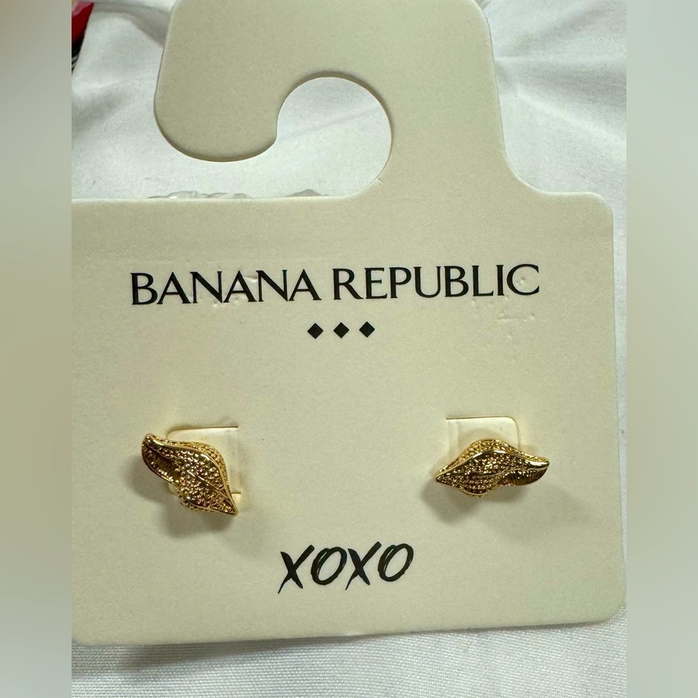Banana Republic Shell Earrings